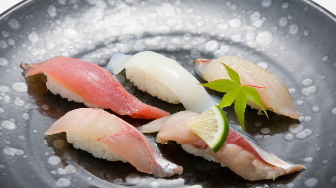 Sushi Guine - メイン写真: