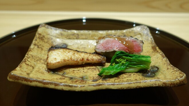 米倉 - 料理写真:カンパチの若狭焼き
      　青首鴨のロース煮、ポワローネギ
      
      