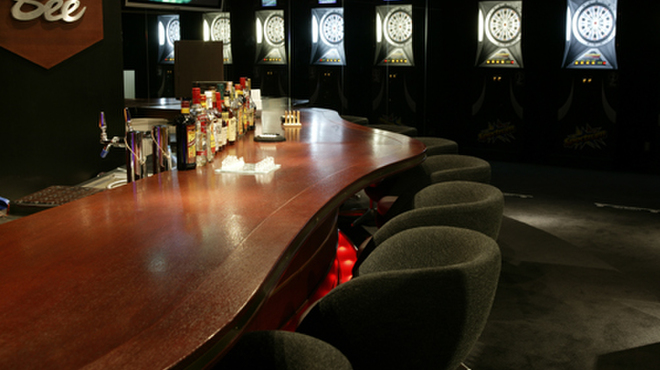 ダイニングダーツバーBee - 内観写真:あなたに合ったカクテルをバーテンダーがお作り致します