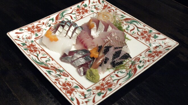 Saishuu Sakaba Bunta - 料理写真:高知県室戸岬より直送の「天然地魚」特に金目鯛はお勧めです！