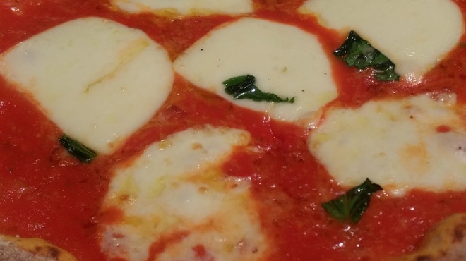 tre Bottiglie - 料理写真:定番のマルゲリータ