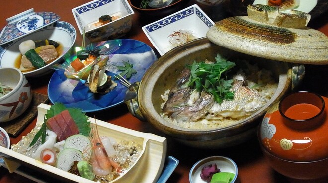 神楽坂 割烹 加賀 個室と会席接待の宴会処 - 料理写真:特選牛のステーキが入ったコースです