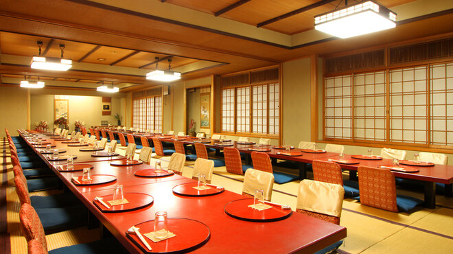 神楽坂 割烹 加賀 個室と会席接待の宴会処 - 内観写真:66畳の大広間は、最大110名様のご宴会が可能です