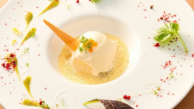 ル クロ - 料理写真:オープンから定番の生ウニのムース　焼き茄子のラグー　温度玉子のソース