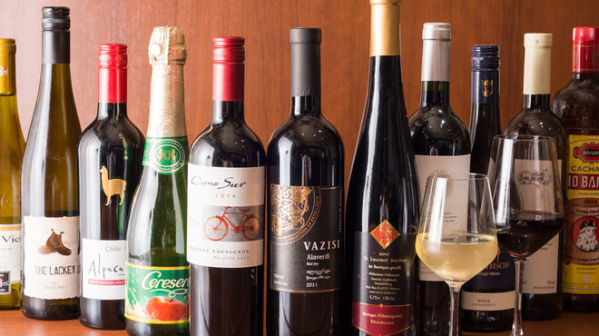 Restaurant Amigo - ドリンク写真:【豊富なワインのラインナップ】ドイツやアルゼンチンなど各国のワインを集めております。