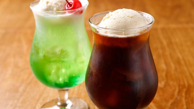 カフェラヴォワ - ドリンク写真:フロート