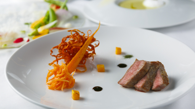 イタリア料理サルーチェ - 料理写真:一月ごとにガラリと変わるコース内容も楽しみの一つ
