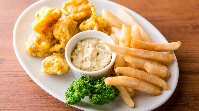 酒屋ばる Tocci - 料理写真:ビールと一緒にフィッシュ＆チップス