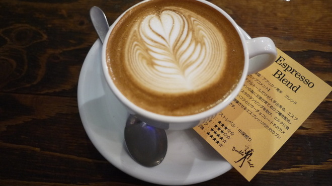 ダブルトールカフェ - ドリンク写真:カフェラテ