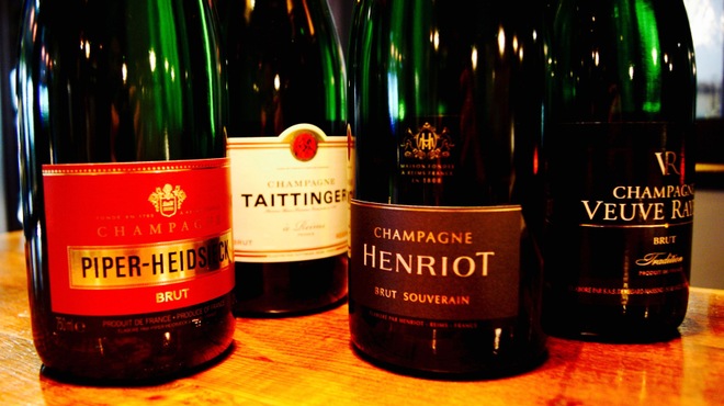 ヌメロ サンク - ドリンク写真:グラスシャンパーニュ