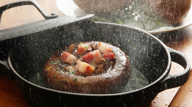 鉄鍋ビストロ＆ワイン デリカージュ - メイン写真: