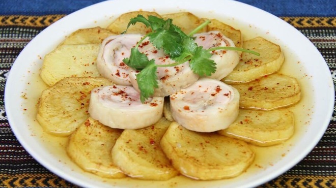 ベトナム料理 ホァングン - 料理写真:鶏肉とジャガイモレモンソース