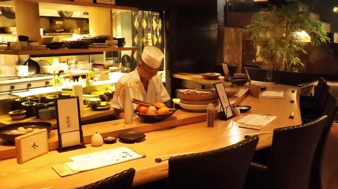 KOiBUMi - 内観写真:料理長前のカウンター
