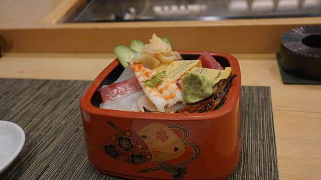 寿司竹 - 料理写真:ちらし並
