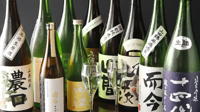 Shinjuku Nyu Rebaya - ドリンク写真:こだわりの日本酒が均一価格！
                    