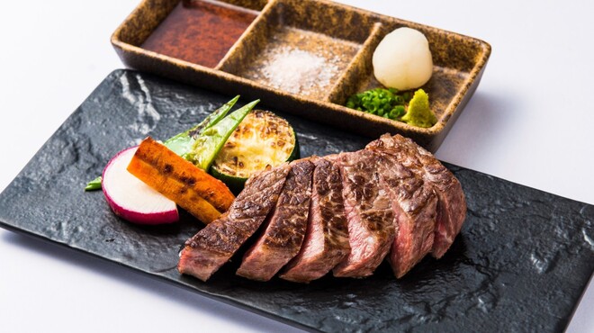 肉汁したたる新宿のおすすめステーキ Pathee パシー