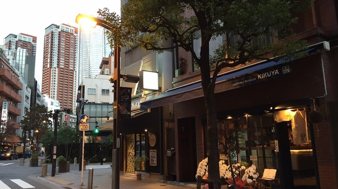 東京高級住宅區 麻布十番車站上蓋物業 05年樓 複式單位都只賣約hk 560萬 卓傑日本不動產