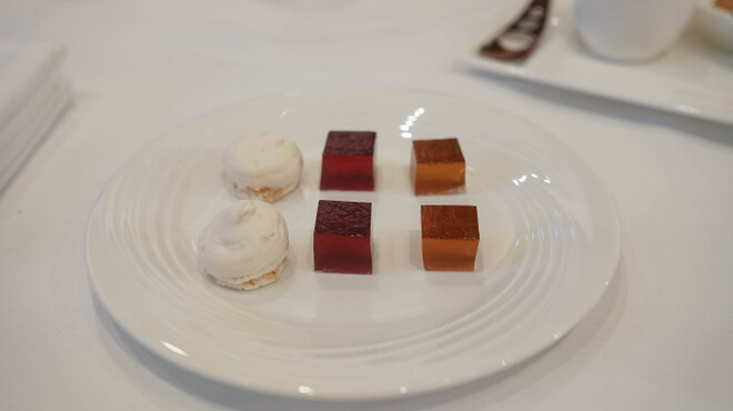 レストラン　シュバル ブラン - 料理写真:茶菓子