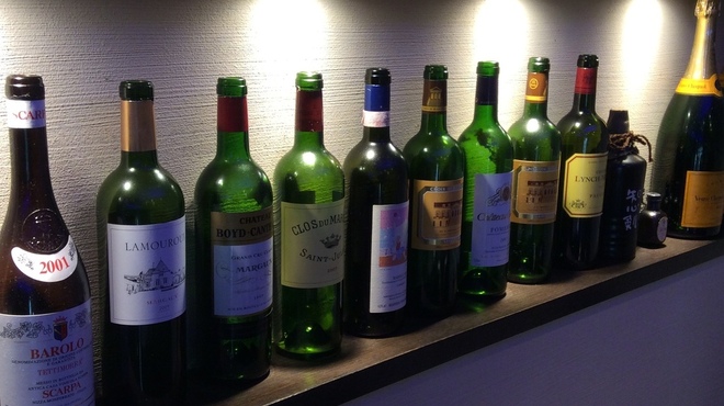 Hikari - ドリンク写真:ソムリエ厳選ワインも充実。