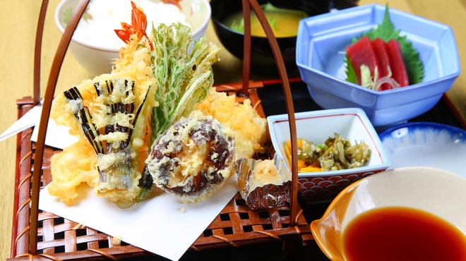 とれび庵 （【旧店名】オーシャンカフェ） 本部町/バイキング [食べログ]