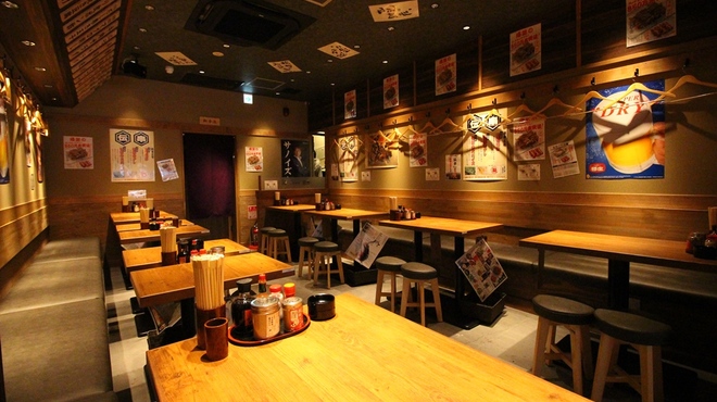 新時代 - 内観写真: