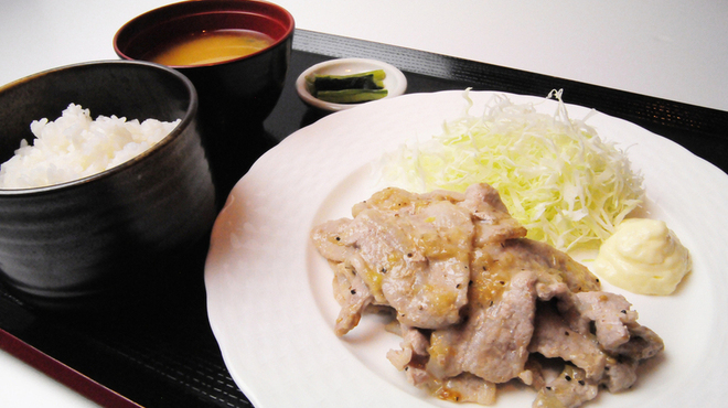 Kikyouya Kuromitsuan - 料理写真:ネギ塩豚カルビ定食。柑橘系のタレにネギが良くあう。