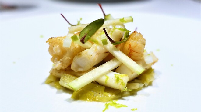 plenitude - 料理写真:国産ポロ葱の軽いマリネ　烏賊と海老のポワレ