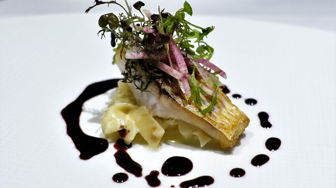 plenitude - 料理写真:鮮魚のポワレと根セロリのタリアテッレ