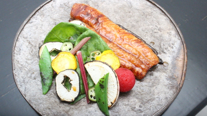 料亭 福寿家 - 料理写真:鯰の蒲焼と彩り野菜