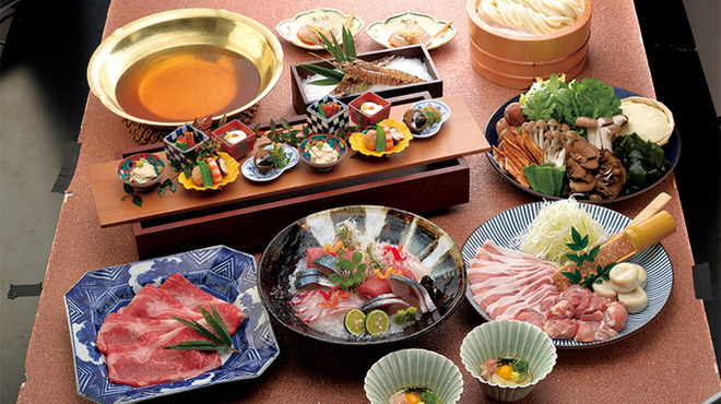 麺匠の心つくし つるとんたん 宗右衛門町店 （めんしょうのこころつくし つるとんたん） 日本橋/うどん [食べログ]