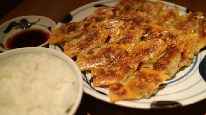ぎょうざ処だいきち 大阪難波 餃子 食べログ