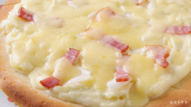 RUCCI - 料理写真:ほくほくじゃがいもとチーズのピッツア『パターテ』