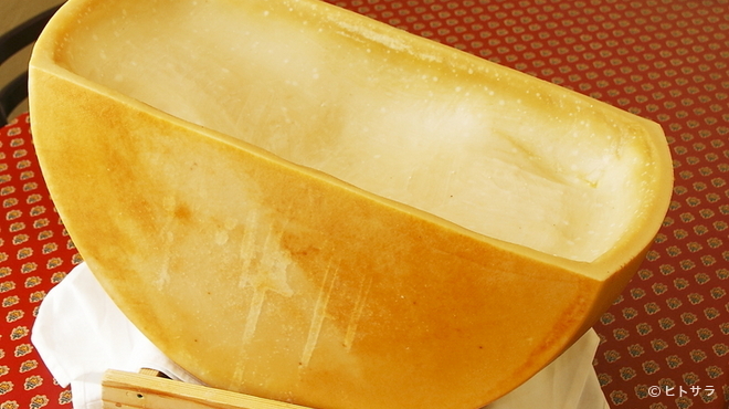 地中海食堂 タベタリーノ - 料理写真:パルマ産高級チーズ、パルミジャーノ