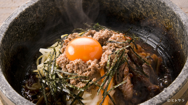 遊心 - 料理写真:お子様からも好評の『石焼ビビンバ』