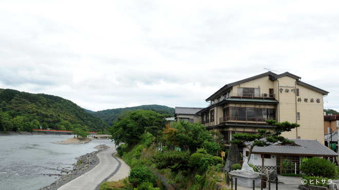 Kyou Ryouri Ujigawa Ryokan - その他写真:宇治川の川沿いにあり、きれいな景色を望めます
