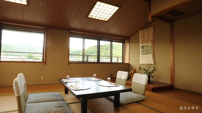 Kyou Ryouri Ujigawa Ryokan - 内観写真:結納など大事な集いに使える個室