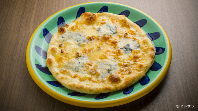 パラディッソ - 料理写真:大人の味わいでクセになる『ゴルゴンゾーラのピッツァ　はちみつがけ』