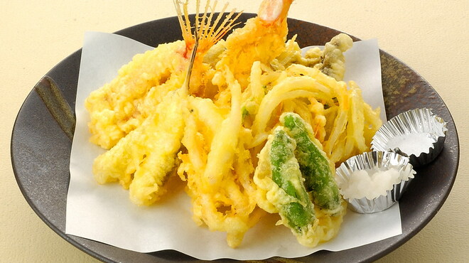 わたや - 料理写真:山海天ぷら盛合せ(２～３人前)