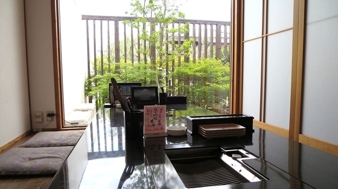 焼肉松坂 - メイン写真: