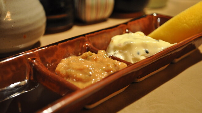 Higemasu - 料理写真:ソース・味噌ソース・胡麻ネーズ・レモン
