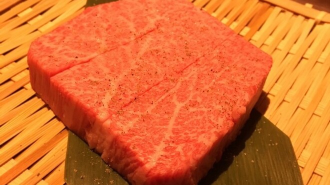 炭火焼肉 あもん - メイン写真: