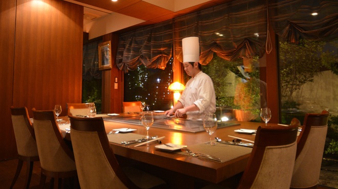 鉄板フレンチ キャトル・セゾン MORI - 内観写真: