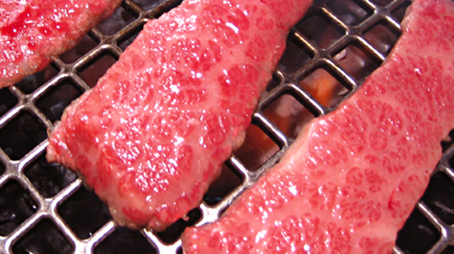 焼肉鶴亀堂 - 料理写真:山形牛・米沢牛の上質カルビが驚きの830円（税込）。