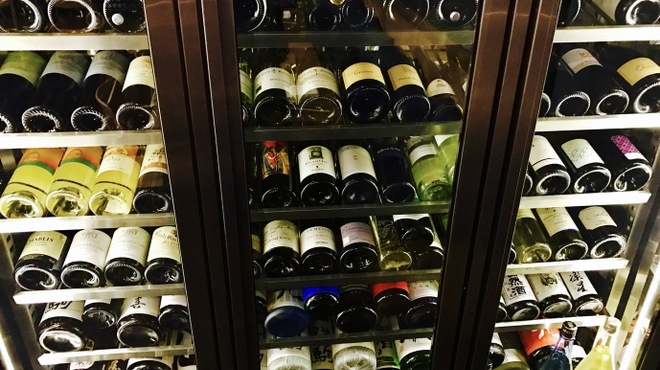 YPSILON Aoyama - ドリンク写真:常時60種以上のワイン、日本酒をご用意