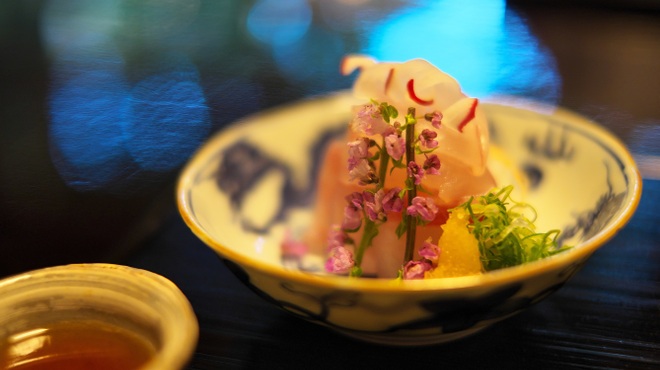 俵屋旅館 - 料理写真:お造りの石鯛。とても新鮮。