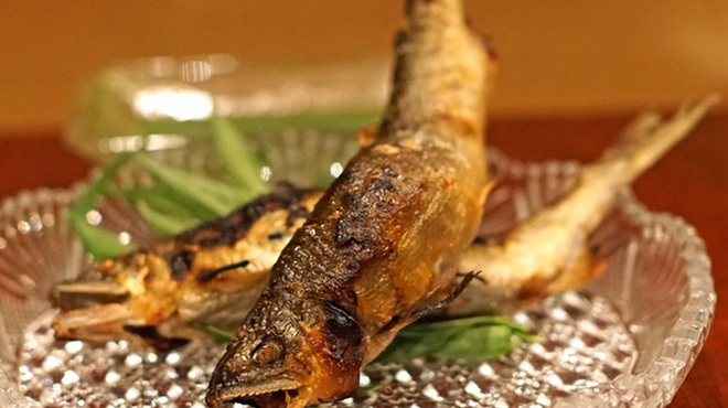 会席料理 岸由 - 料理写真:天然鮎の塩焼き