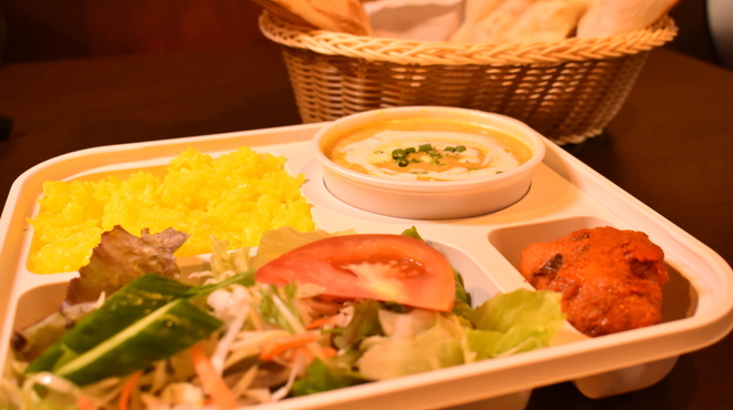 インド・ネパール創作料理スリスティ - メイン写真: