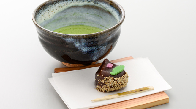 上杉伯爵邸 - 料理写真:抹茶と上生菓子のセット