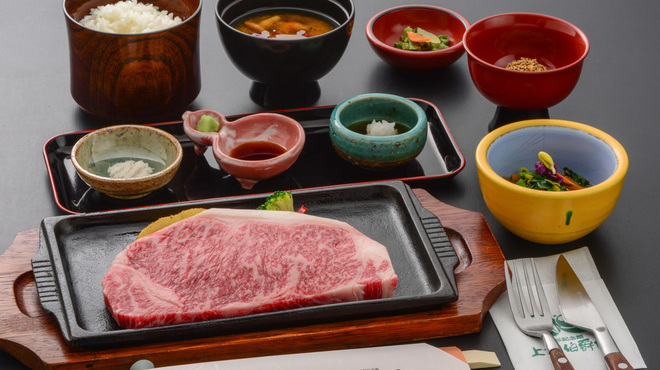 上杉伯爵邸 - 料理写真:米沢牛サーロインステーキ