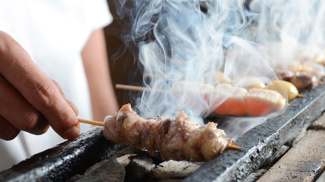 焼き鳥とワイン 萬鳥 - メイン写真: